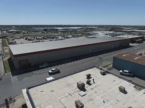 Industrial Warehouse with Mezzanines