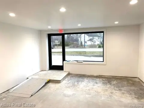 Goodrich Commercial Space on M-15