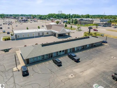 Prime Retail Space in Alma