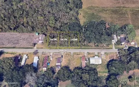 Residential Land in St. Martinville