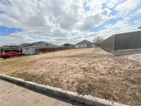 Residential Lot in Established Subdivision