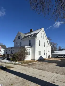 Fully Occupied Apartment Complex Investment