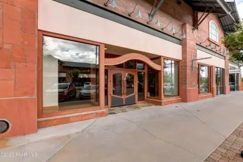 Regional Shopping Center Suite