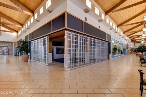 Retail Space in Pine Ridge