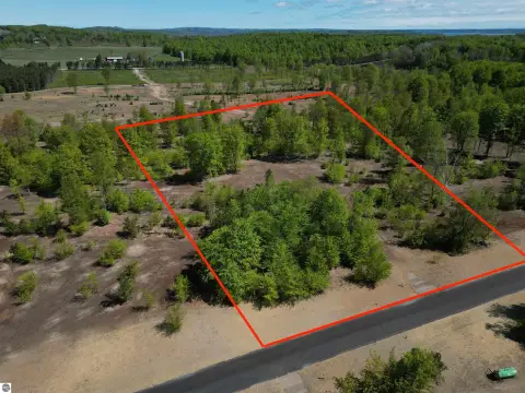 Land in Brightland Woods