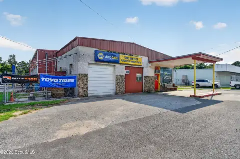 Auto Shop with 11 Bays and Lifts