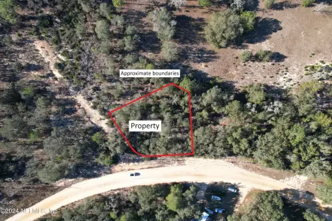 Residential Lot in Interlachen, FL