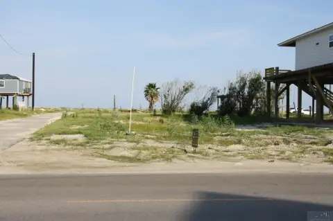 Beachside Corner Lot on Highway