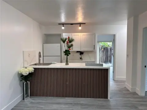 Hollywood Fourplex with Strong Cashflow