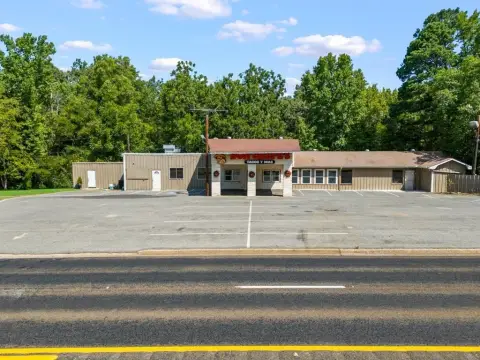 Remodeled Restaurant with Equipment