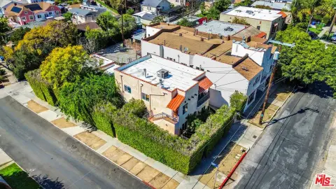Spanish-Style Quadplex