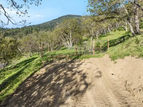 Ashland Buildable Lots with Views