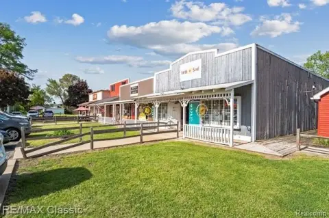 Highland Retail Suite For Rent