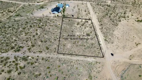Hilltop Acre in Dolan Springs