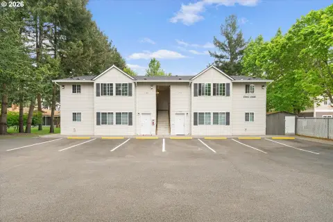 Picture of Quadplexes at 1546 NE CLEVELAND Ave, Gresham, OR
