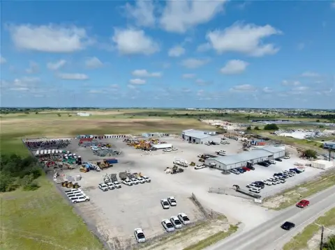 Versatile Weatherford Office-Warehouse Property