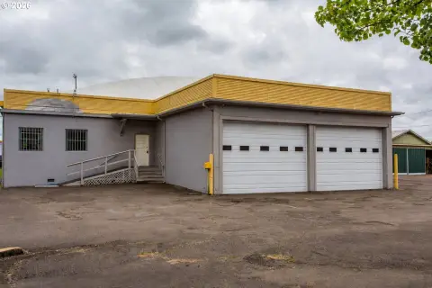 Flex Space with Truck Bays
