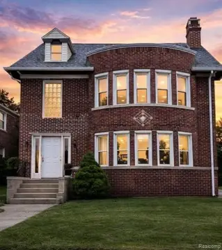 Renovated Duplex in North La Salle