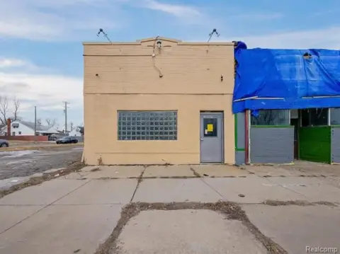 Prime Commercial Property on 7 Mile