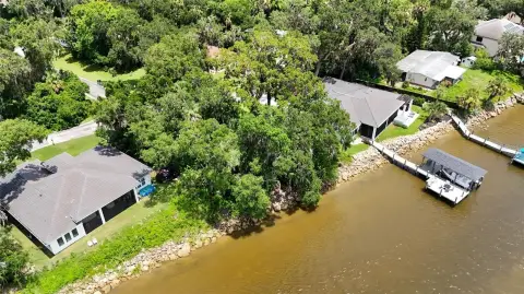 Intracoastal Front Lot in River Oaks