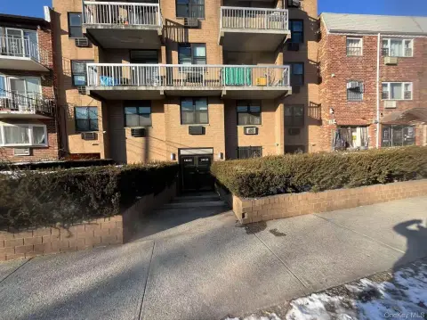 Flushing Commercial Space For Lease