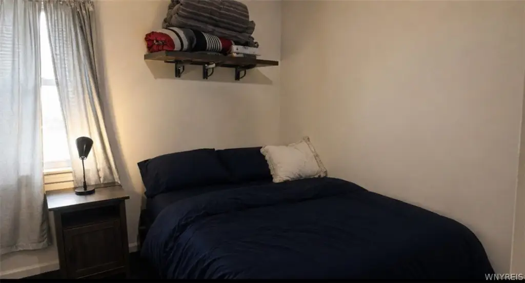 Picture 4