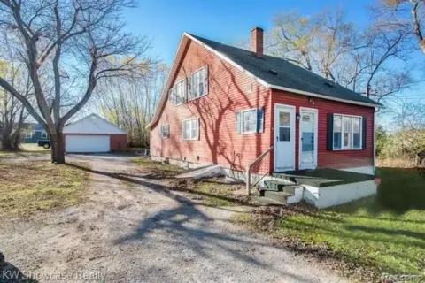 Grand Blanc Duplex on Large Lot