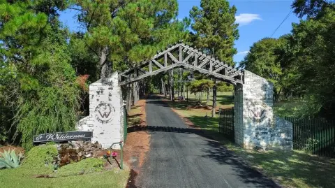 Lake-View Land in Streetman, TX
