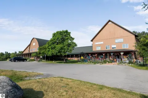 M-22 Restaurant/Retail Space Available