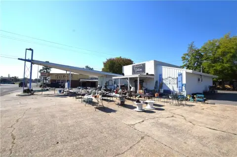 Stilwell Commercial Building on 2nd