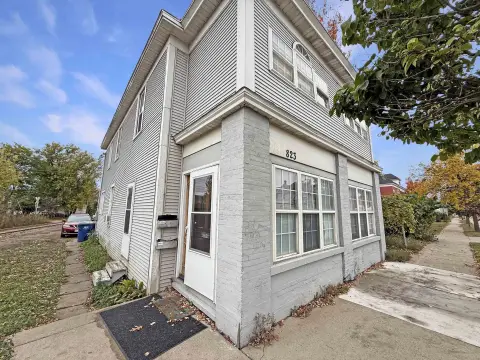 Wausau Duplex with Income Potential