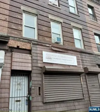 Mixed-Use Building in Greenville