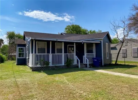Corpus Christi Duplex on Oversized Lot
