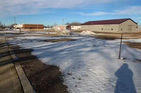 Spirit Lake Commercial Land Available