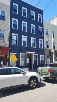Williamsburg Multifamily Building For Sale