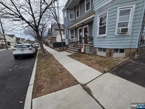 Lyndhurst Multifamily Near Transportation