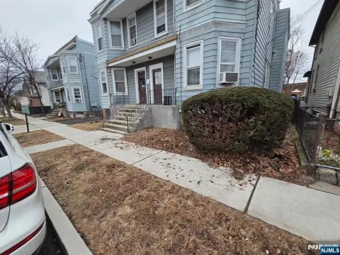 Lyndhurst Multifamily Near Transportation