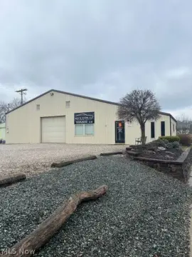 Commercial Space in Marietta, OH