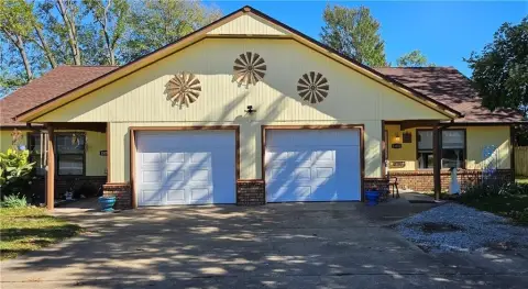 Siloam Springs Updated Duplex
