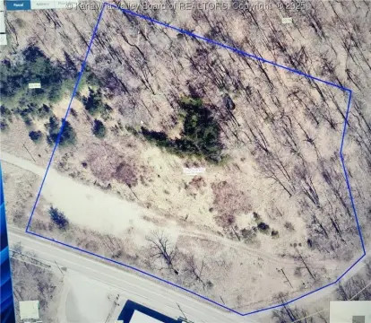 Commercial Land in Clendenin, WV