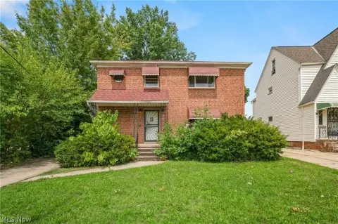 Spacious Duplex Near Van Aken