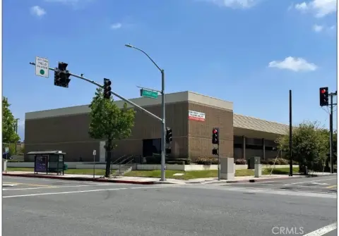 Ontario Commercial Property on Mountain