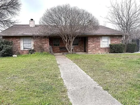 Income-Producing Duplex in Prime Location