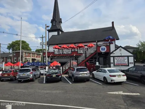 Restaurant Space with On-Site Parking