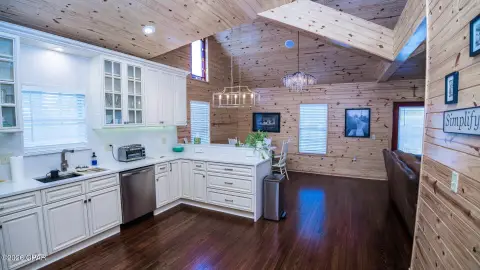 Historic Panama City Mixed-Use Property