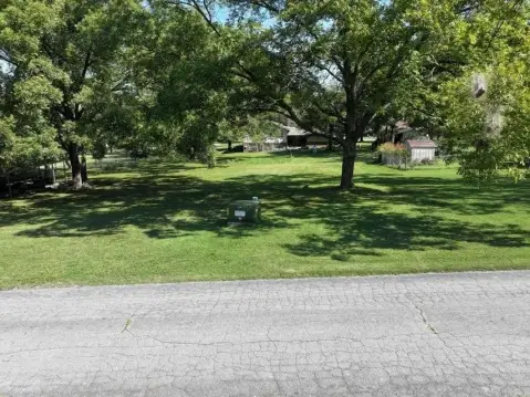 Level Lot in Country Club Estates