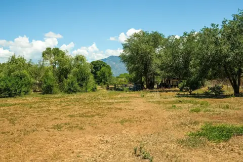 Taos Land with Mountain Views