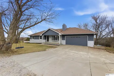 Plattsmouth Ranch Home on Acreage