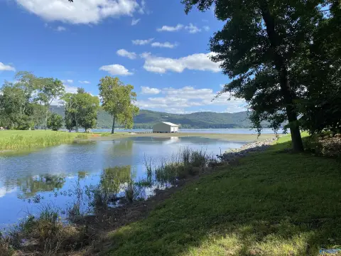 Waterfront Lots in Scottsboro, AL