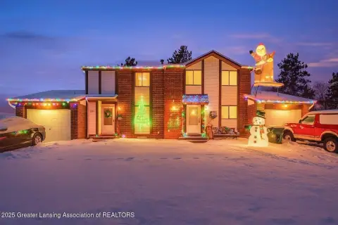 Lansing Duplex with Income Potential